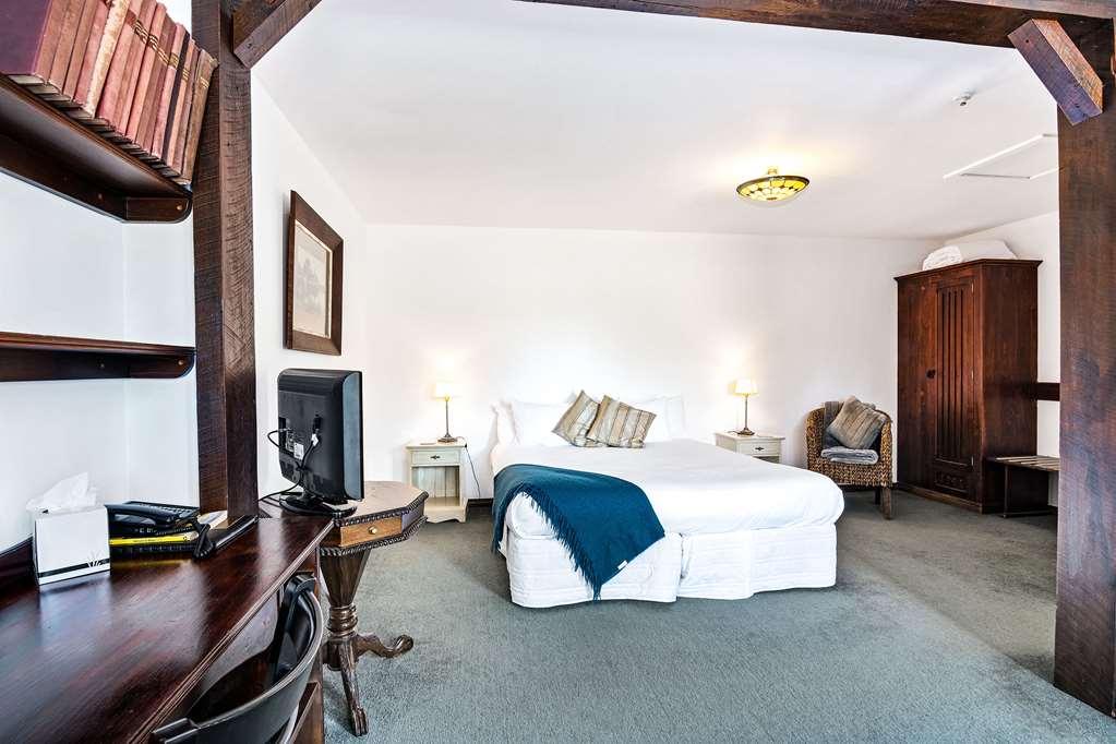 The Honest Lawyer, Ascend Hotel Collection Nelson Room photo